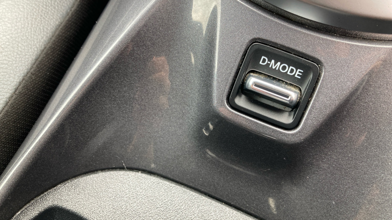 Nissan Juke 1.0 DiG-T 114 N-Connecta 5dr Petrol Hatchback